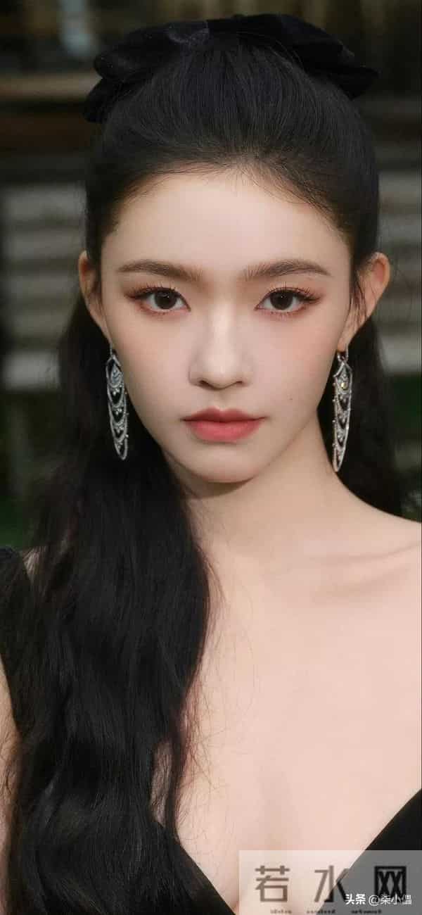 林允|性感公主风