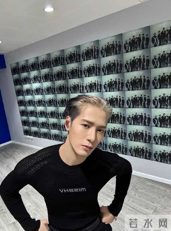 再多钱有什么用?31岁王嘉尔的现状,给所有年轻人提了个醒