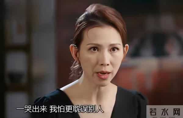 53岁蔡少芬为钱累脱相,化妆时直呼又困又累,15岁就开始为母还债