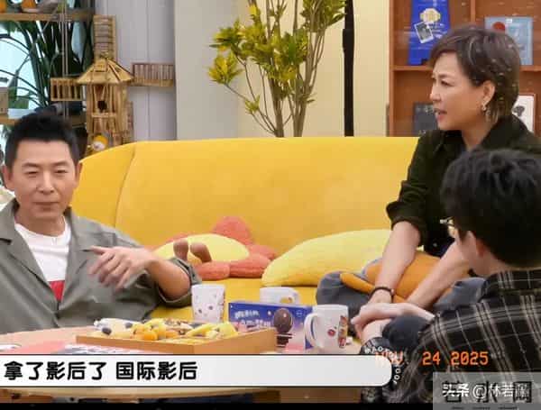 李静曝当年最难采访的艺人，气的她怒摔台本，评论区现2字男明星