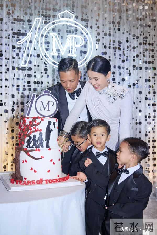 胡杏儿穿透视装 贴两片胸贴庆祝结婚十周年 李乘德为爱举办豪华派对