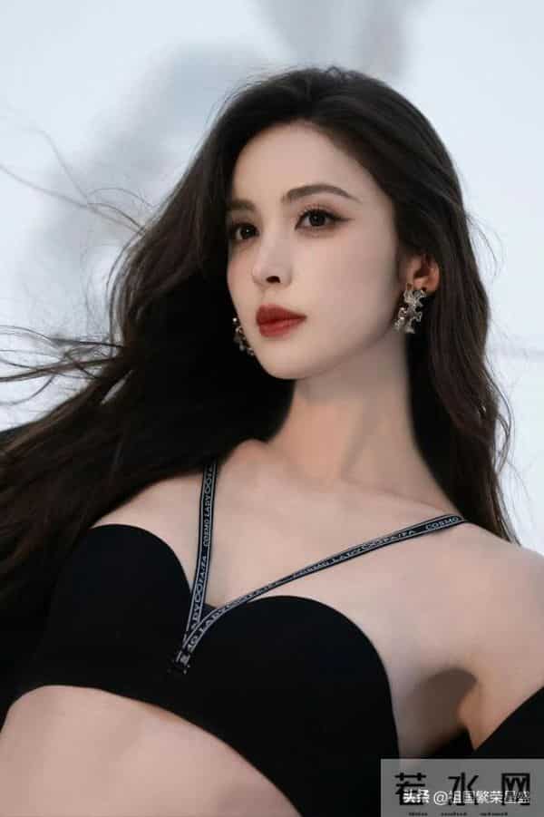 古力娜扎代言内衣照杀疯了，深藏不露啊