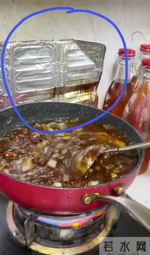 79岁侯耀华现状：独居北京别墅，家里环境脏乱差，晚年光景太唏嘘