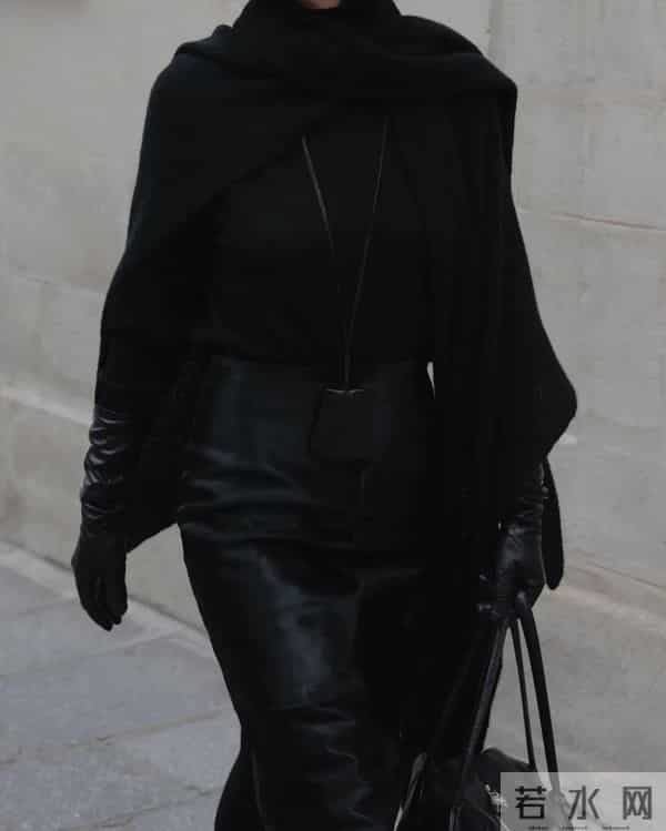 老钱风全面升级!“高净值穿搭”才是今秋顶流