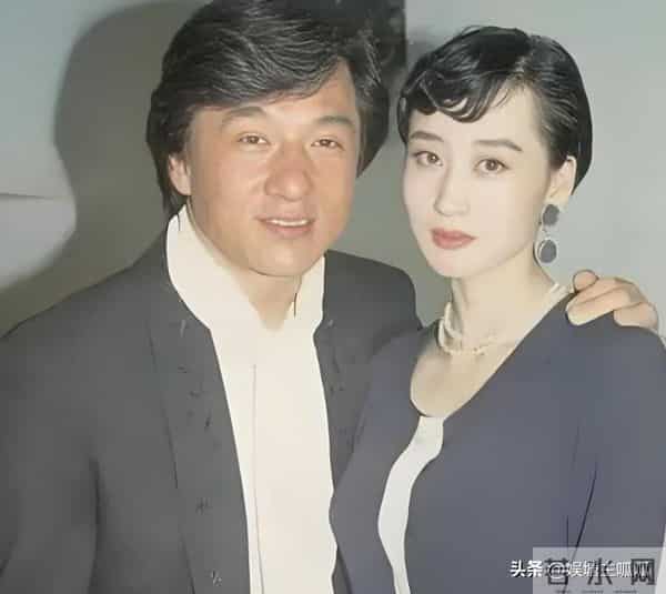 利智算不算顶级大美人？看看她和关之琳、翁虹的合照就有答案了