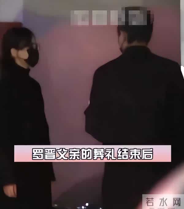 罗晋父亲葬礼结束后,唐嫣和罗晋一起回家,路上行为打破离婚谣言