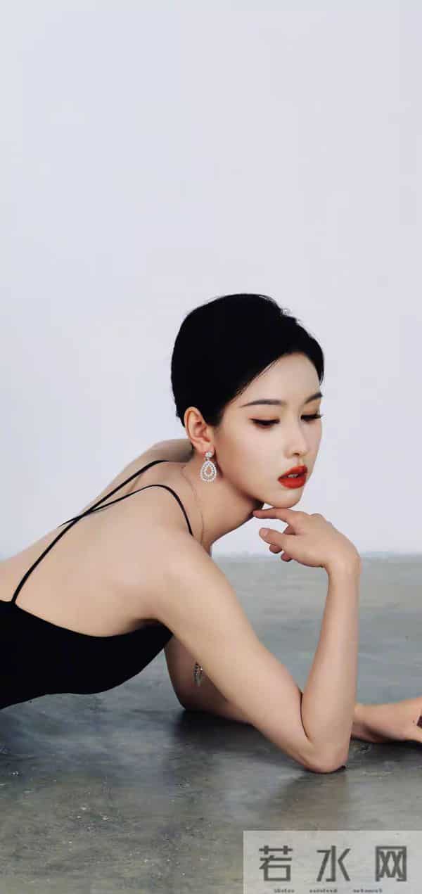 陈都灵,身材妖娆妩媚,性迷人!