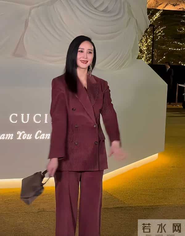 深圳BC红毯太真实,童谣头秃靠边站、胡静嘴歪显老态、王凯瘦脱相