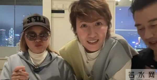 恭喜!61岁香港知名男星秘密再婚,现任妻子容貌首次曝光