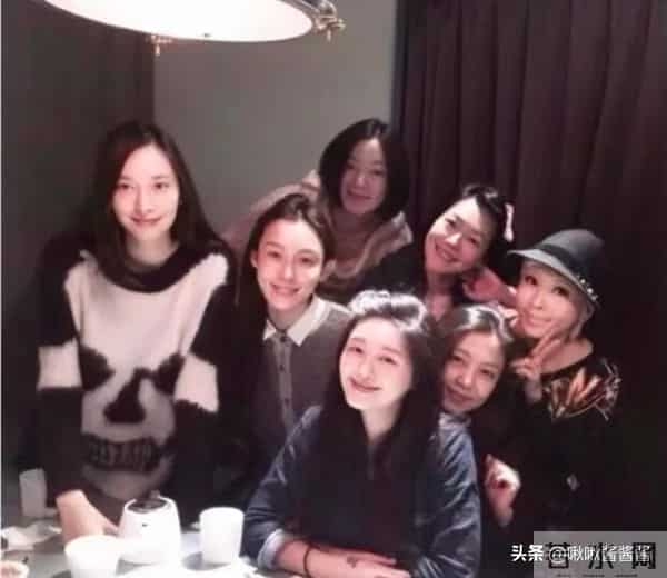 细思极恐！吴佩慈曝光大S朋友圈，背景是玥儿，头像签名暗藏玄机