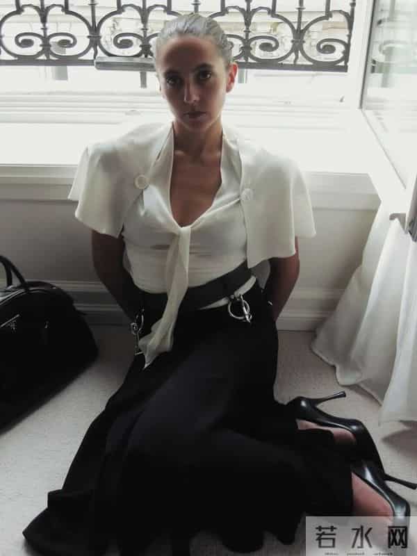 老钱风全面升级!“高净值穿搭”才是今秋顶流