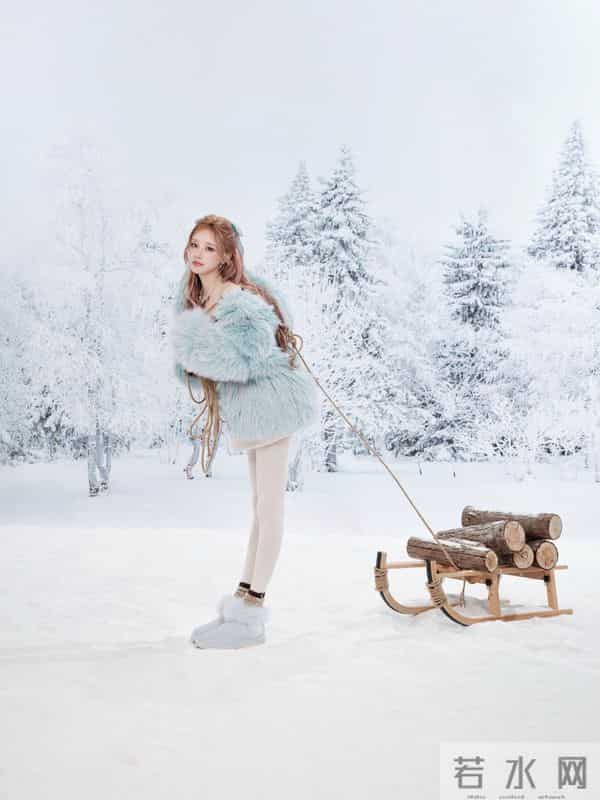 宋雨琦今日份写真，白色打底袜穿搭清纯绝美，像冰雪公主
