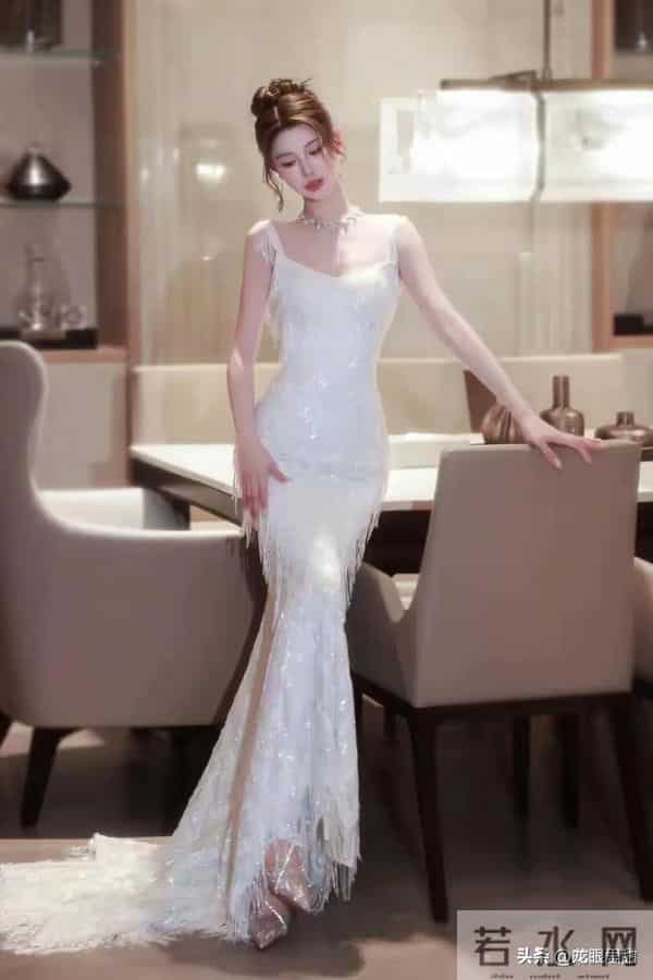 厦门一超模,177cm身高 50公斤体重,瘦而有料,造型惊艳所有人