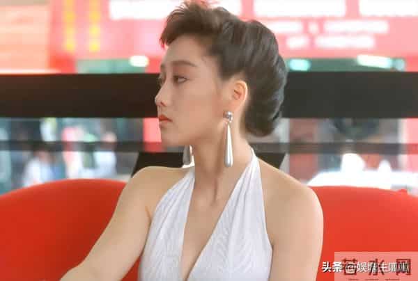 利智算不算顶级大美人？看看她和关之琳、翁虹的合照就有答案了