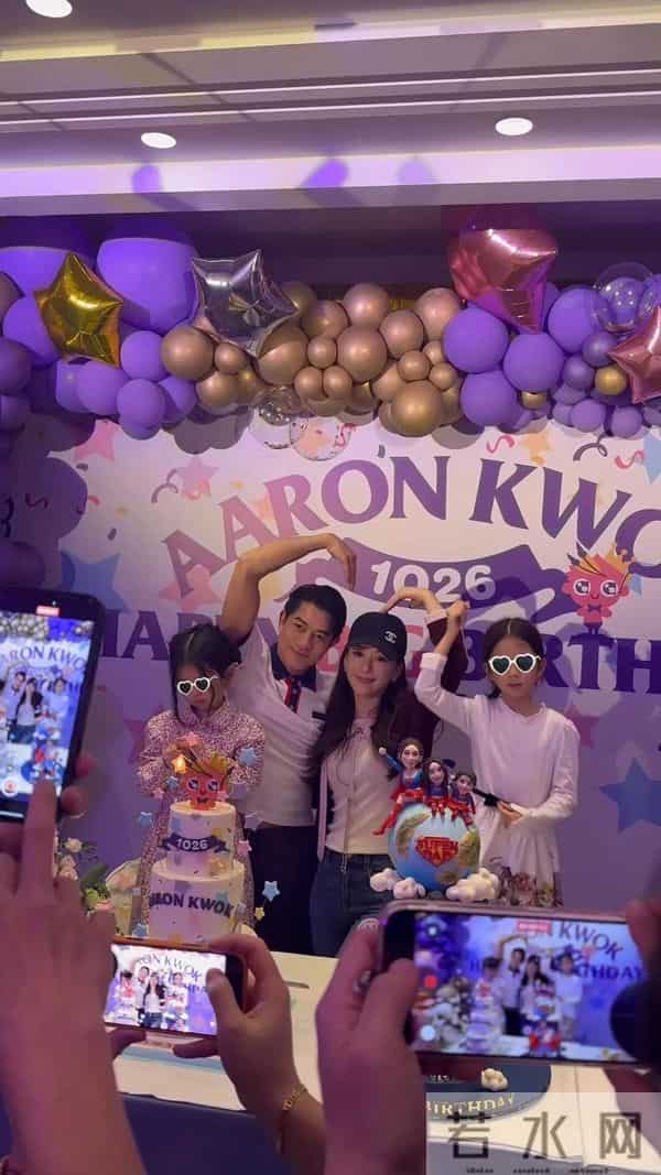 方媛素颜抱三胎女儿美,她出月子皮肤更好了,郭富城小女儿满月了