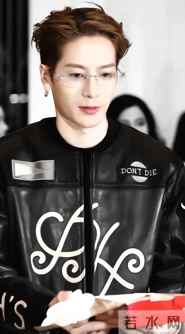 再多钱有什么用?31岁王嘉尔的现状,给所有年轻人提了个醒