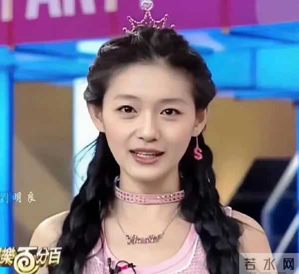 吴佩慈公开大S朋友圈内容，背景图是小玥儿，签名：死亡是必然的