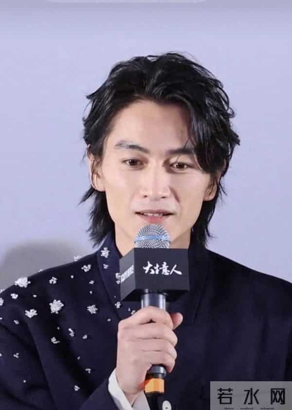 陈晓暴瘦“脱相”引热议,是敬业还是另有隐情?