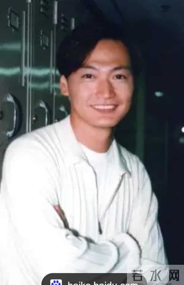 恭喜！61岁香港知名男星秘密再婚，现任妻子容貌首次曝光