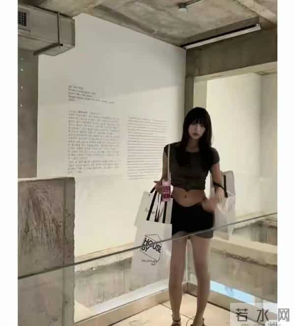 汪峰女儿晒出和男友的合照,男孩又高又帅,恭喜汪峰要当岳父了