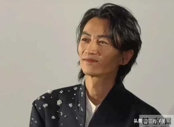 离婚9 月后,陈晓陈妍希一个暴瘦一个颜值回春,卓伟的话有人信了