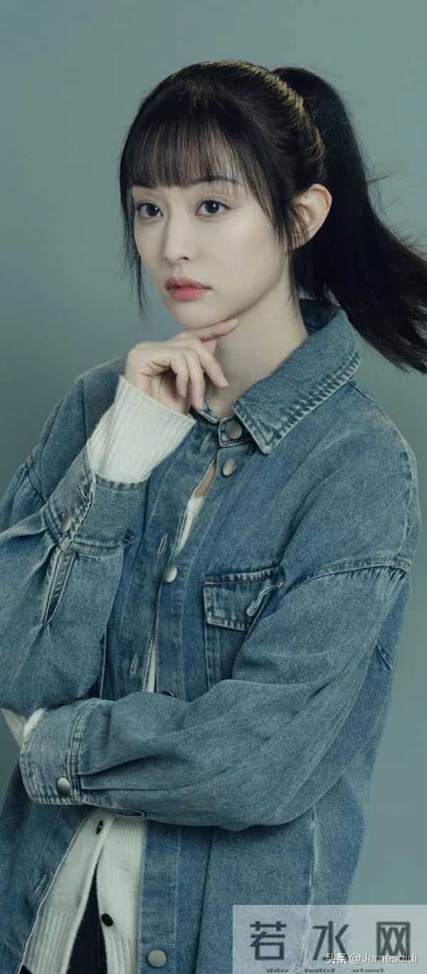 四川大学校花 盖玥希 172高挑身材和鲶鱼系高级脸搭配微凸厚唇 很美