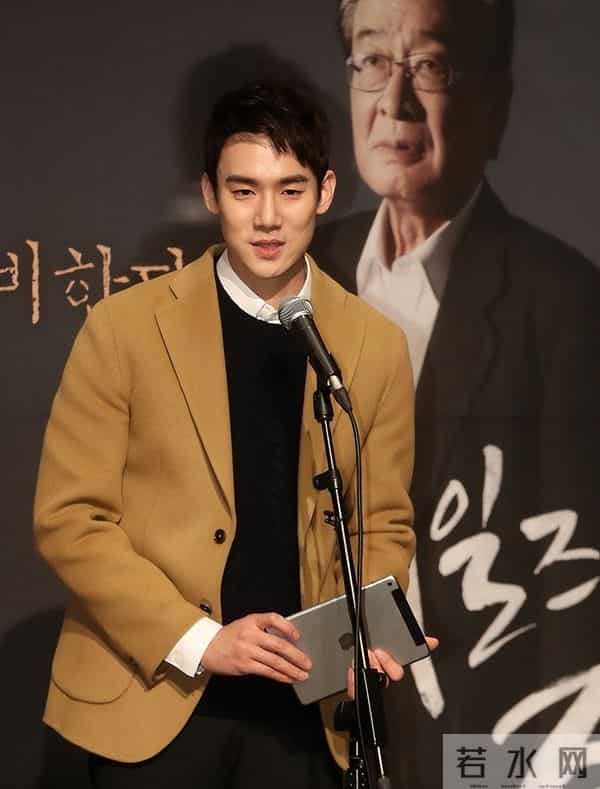 恩师李顺载去世，柳演锡该有多难过啊，两人合作过《李尔王》