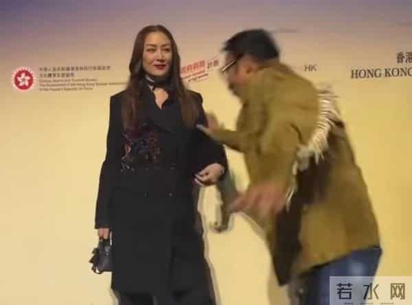 恩爱28年难抵残酷现实,70岁任达华狼狈摔倒,琦琦却“无动于衷”