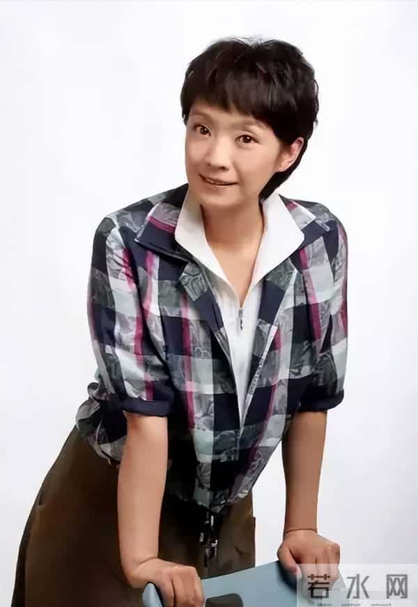 与王海燕离婚传闻真相大白1年,55岁张嘉益近况曝出,一点不意外