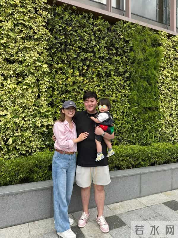 TVB宅男女神爱女正面照曝光,完成人生小目标分享怀第二胎心情