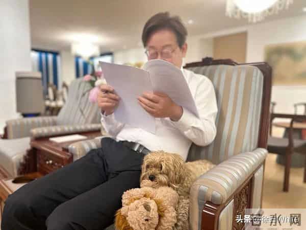 李顺载逝世，李在明发文悼念，称巨星陨落，网友哀悼顺才少爷走好