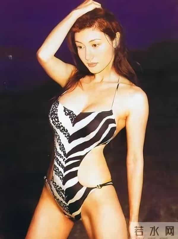 李嘉欣这身材简直让人勾魂夺魄，分分钟惊艳众人