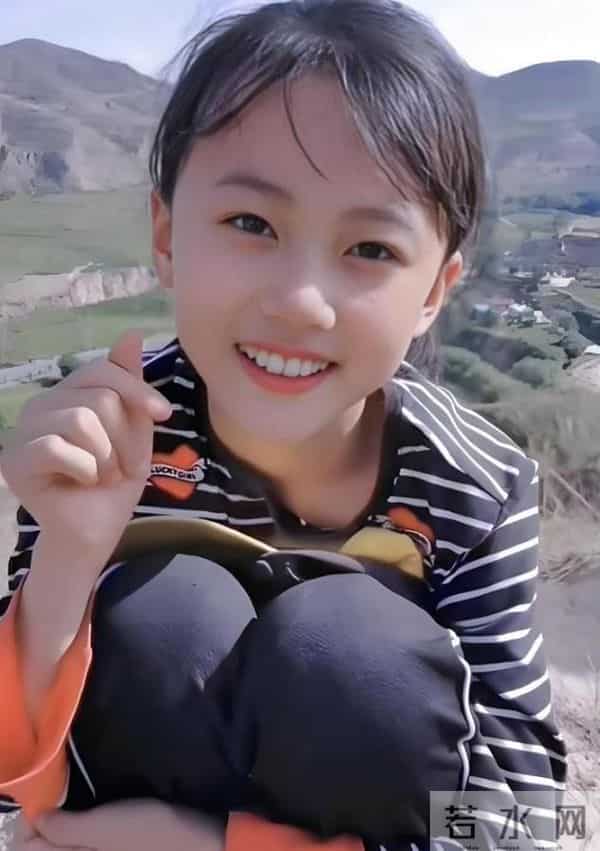 事实证明,拒绝百万签约“微笑女孩”,如今过得比明星还安稳