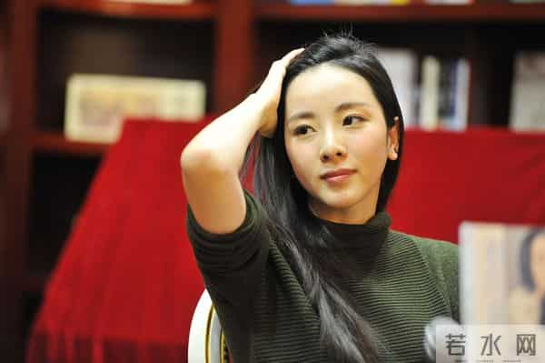 落地的凤凰不如鸡？看离开央视为钱奔波的李思思，真叫康辉说对了