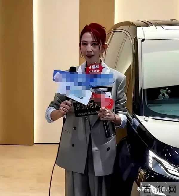 52岁蔡少芬现身广州车展,为钱累脱相,直言辛苦