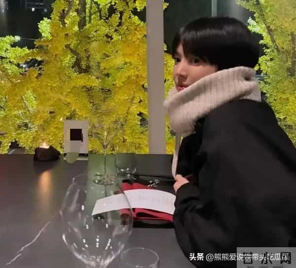 宋慧乔晒照庆贺44岁生日:戴头巾嘟嘴拍照好可爱 与朋友庆生很欢乐