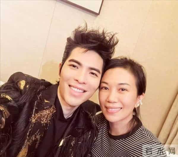 娶大14岁经纪人,结婚仅2年的萧敬腾,已经尝到了老妻少夫的烦恼