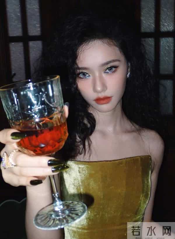 深扒后才发现，与沈腾传绯闻的林允，从不像表面那么简单