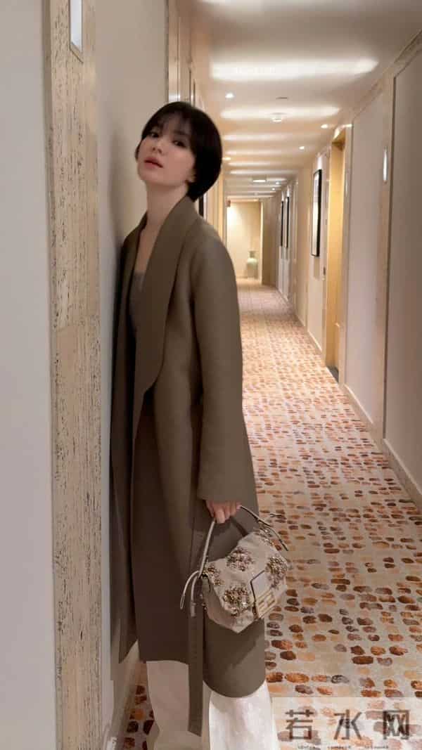 为什么全网都模仿不了宋慧乔?42岁生日宴细节曝光,答案藏不住了