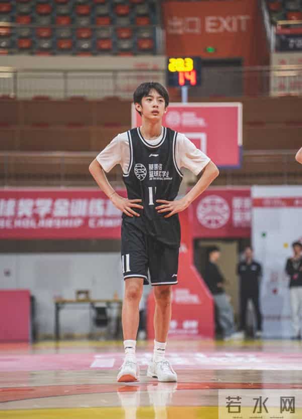 孙俪的儿子跟她长得太像了,长成这样的星二代进娱乐圈才有说服力