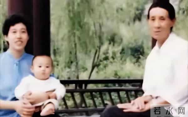于和伟:3岁丧父,吃姐姐奶水长大,成名后为8个哥哥姐姐买房!