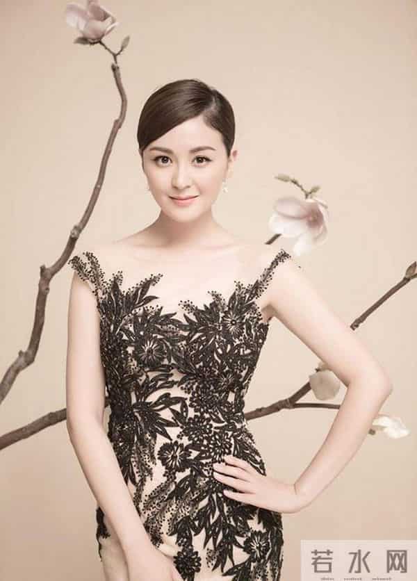 戴娇倩现状:回老家上海定居,靠直播带货讨生活,母女共用一张脸