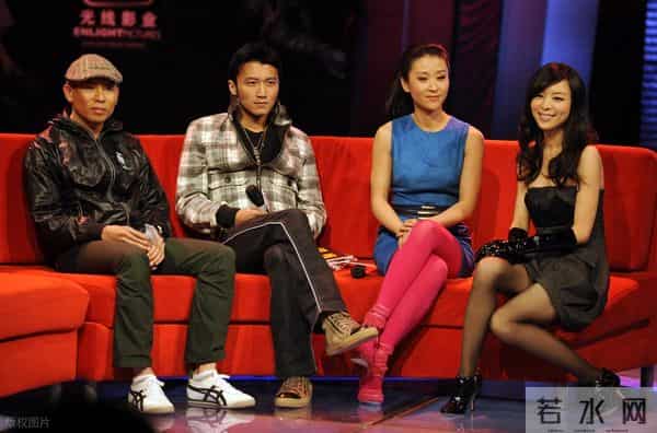 女神张静初黑丝高跟出席活动旧照