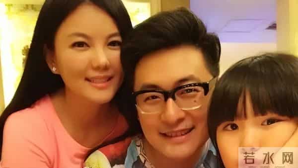 李湘坦言:你与女友约会我管不着,但我女儿的高贵场合你必须在