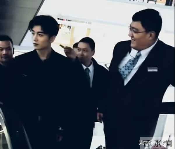 离婚1年,一别两宽,陈晓从不提陈妍希,如今才看懂他到底赢在哪