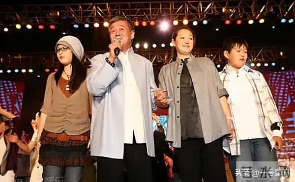 钱再多有什么用?赵本山近况曝光令人吃惊,给老年人敲响"警钟"