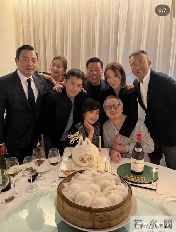 刘嘉玲提前办 60 大寿！圈内好友到访庆祝，Labubu蛋糕强势霸占C位