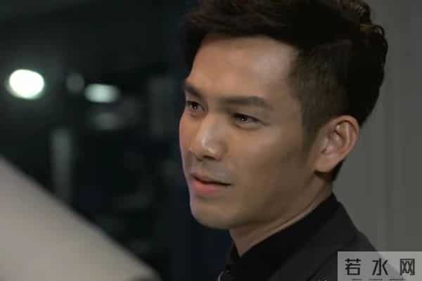 男神彻底垮了!钟汉良又黑又瘦颜值崩塌,当年帅点全消失