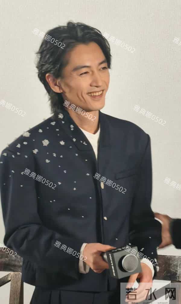 天啊,陈晓怎么瘦脱相了? 猛一看以为是朱一龙或魏晨差点没认出来