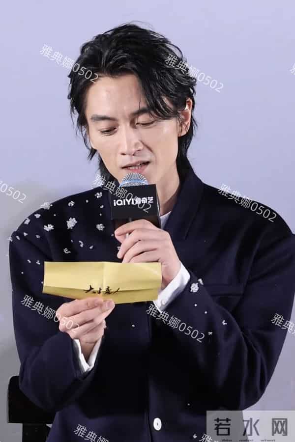 天啊,陈晓怎么瘦脱相了? 猛一看以为是朱一龙或魏晨差点没认出来